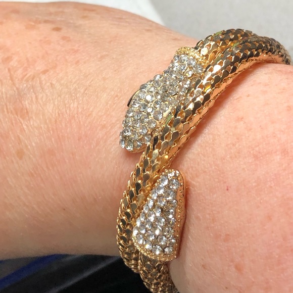 🐍coiled wrap snake bracelet -Betsey Johnson NWT - Picture 8 of 10